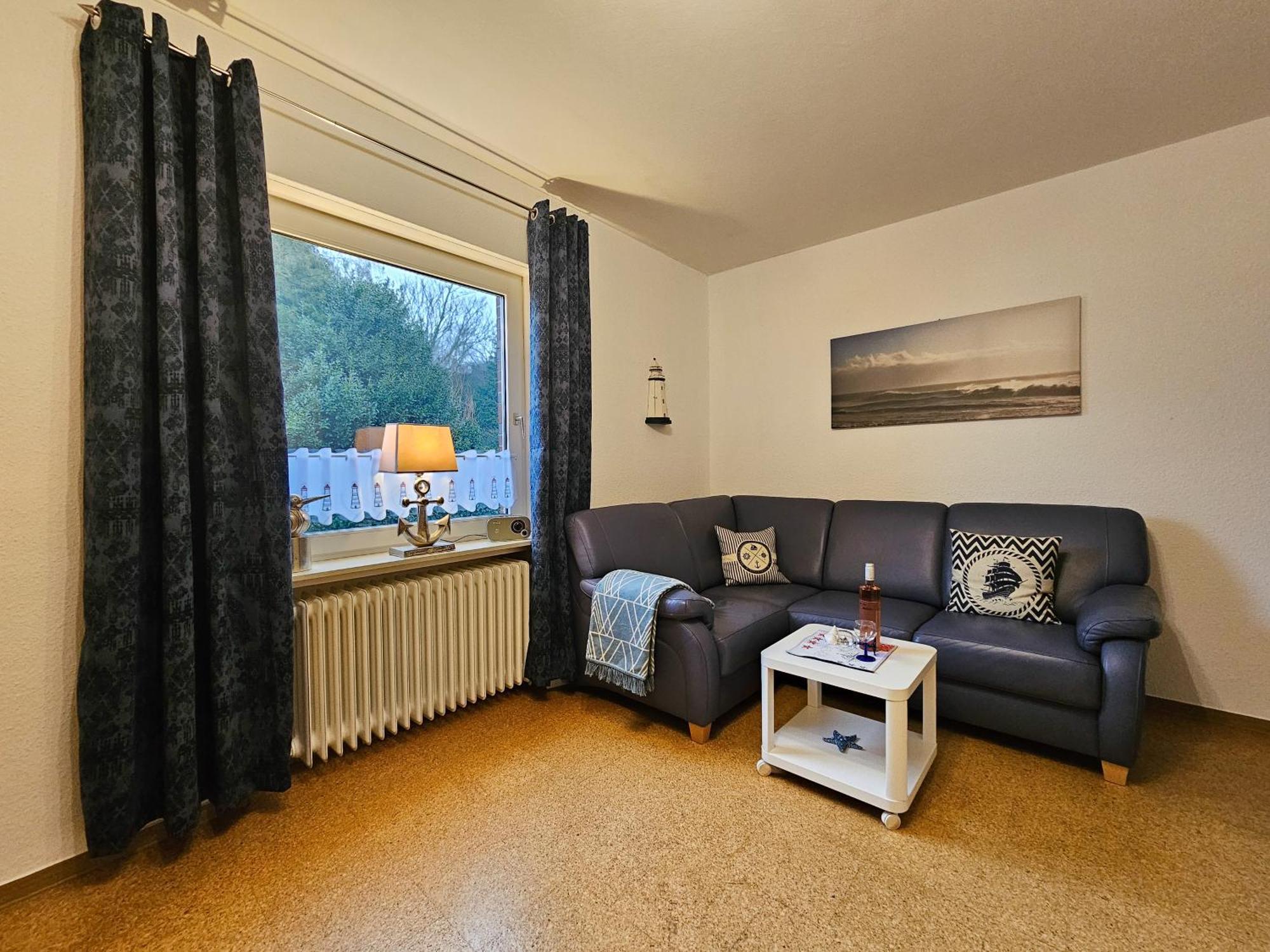 Ferienwohnungen Im Haus Ankerplatz Esens Exterior foto